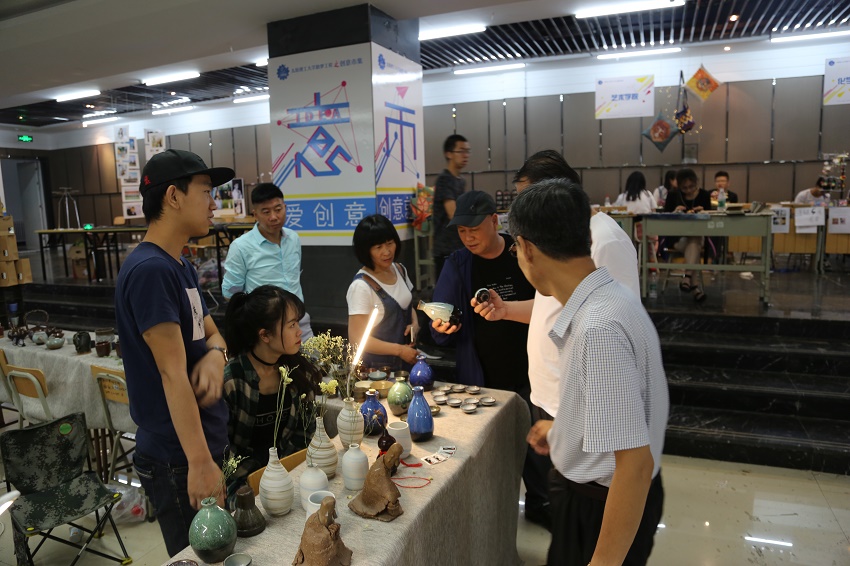 山西省教科文卫体工会领导深入我校考察指导 山西省教科文卫体工会领导深入我校考察指导
