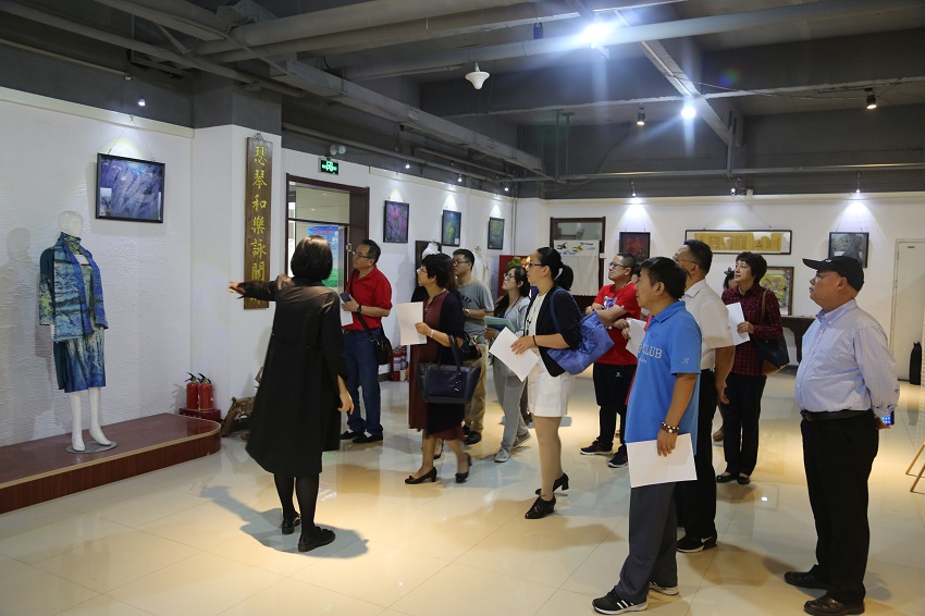 “闲情逸趣，理工巧手”教职工手工作品展