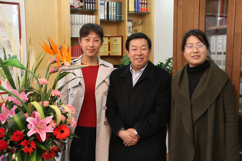 政法学院举办庆“三八”插花艺术大赛 政法学院举办庆“三八”插花艺术大赛