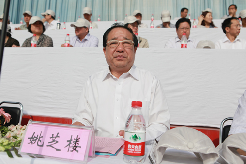 我校召开2012年田径运动会 我校召开2012年田径运动会