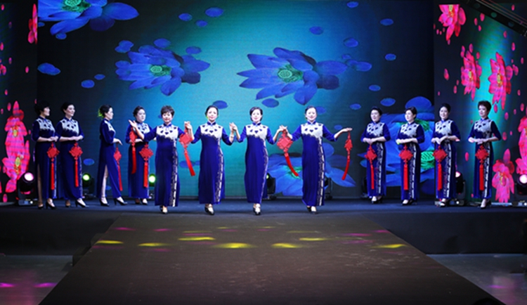 "传旗秀韵 美在旗中"教职工旗袍文化展演