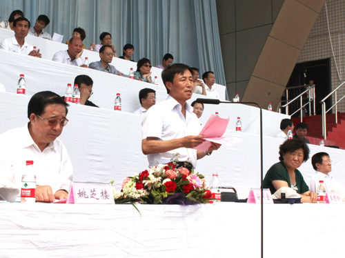 我校召开2012年田径运动会 我校召开2012年田径运动会