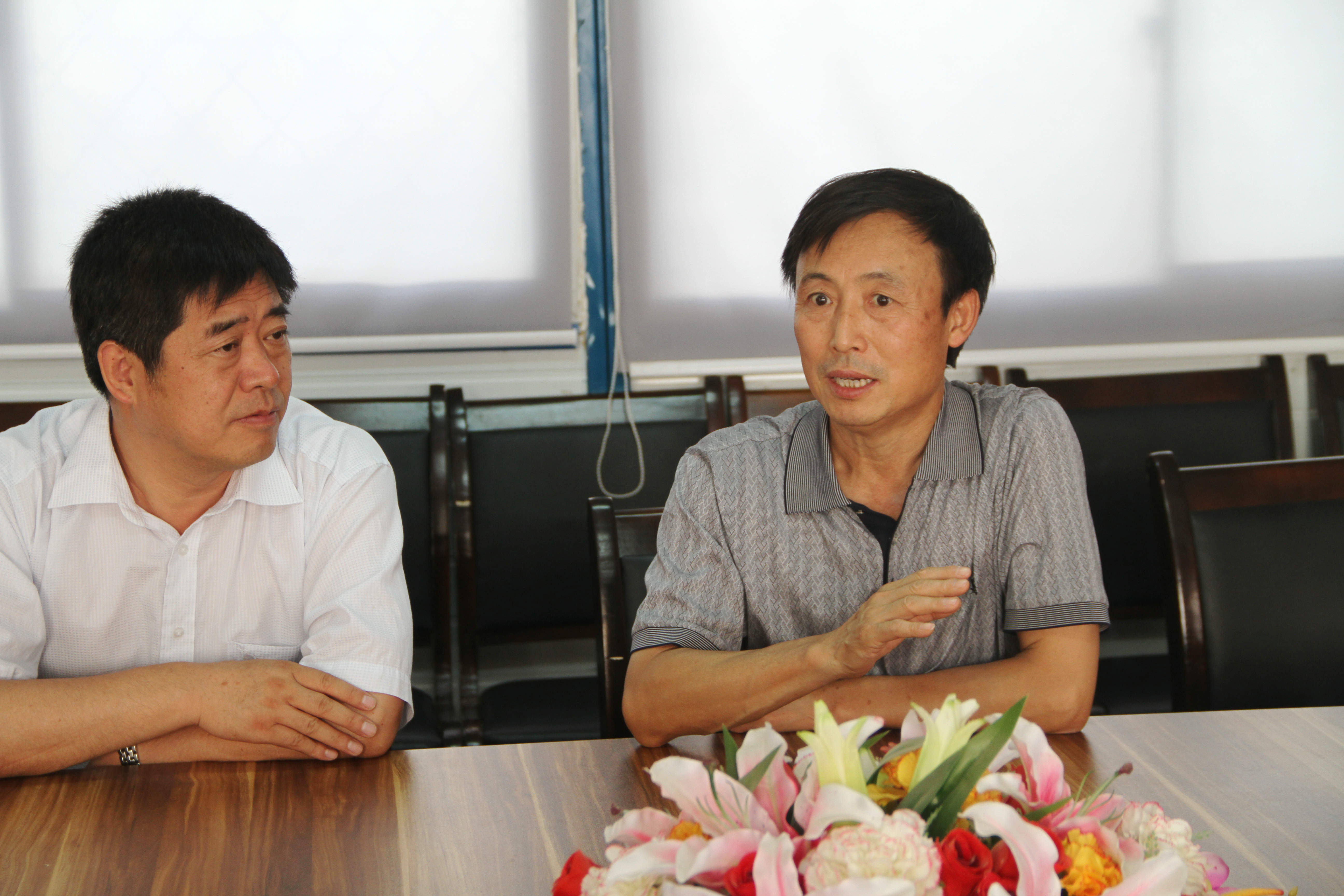 校党委副书记安川金看望慰问我校暑期坚守工作岗位的工作人员 校党委副书记安川金看望慰问我校暑期坚守工作岗位的工作人员