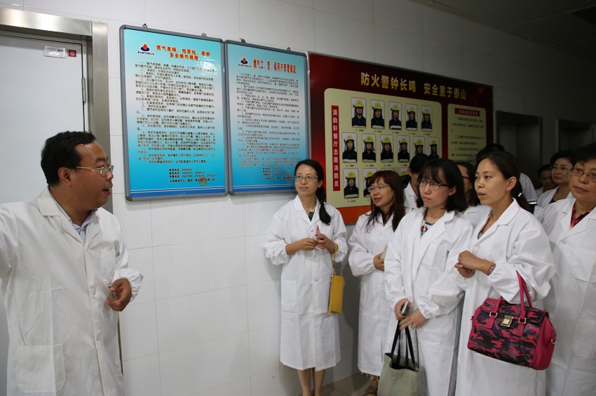 首届教职工家庭厨艺培训活动