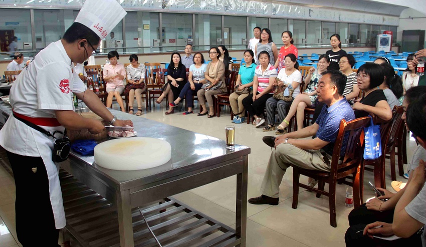 体验厨艺快乐，展示别样风采