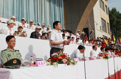 我校召开2012年田径运动会 我校召开2012年田径运动会
