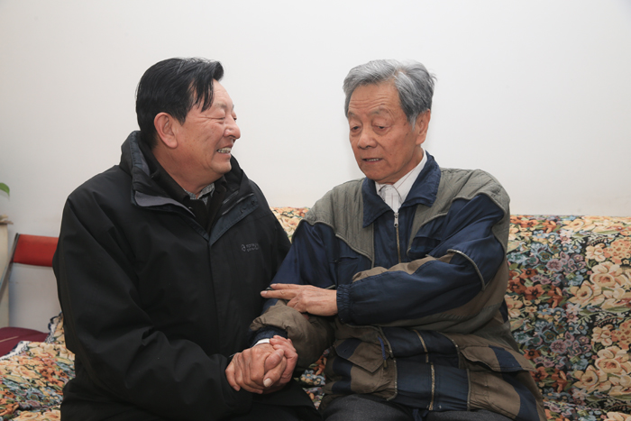 校领导春节前慰问老党员、老干部、杰出人才代表和一线教职员工
