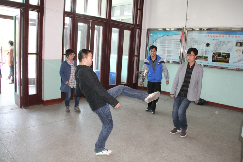 矿业工程学院举办趣味运动活动及校运会运动员选拨赛