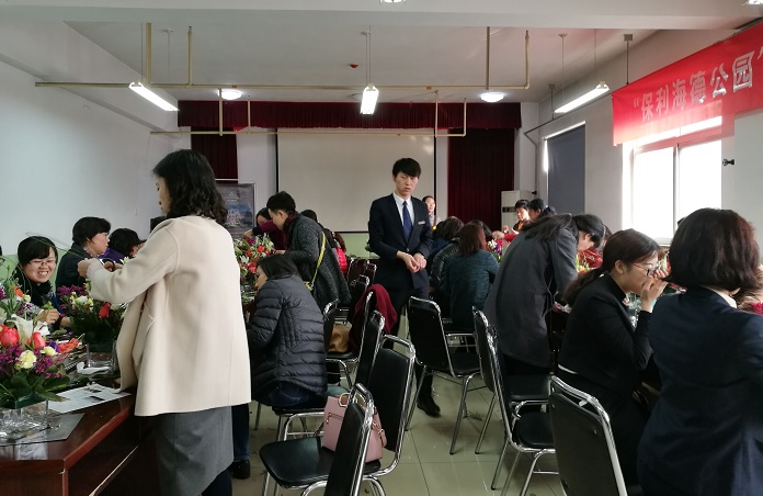 材料学院工会携手保利海德公园项目共同举办 “春光无限，美好有约”花艺活动