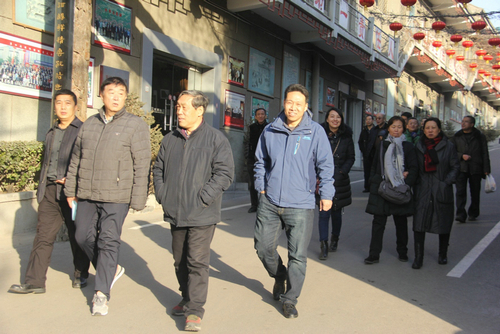离退休工会组织会员参观东湖醋园