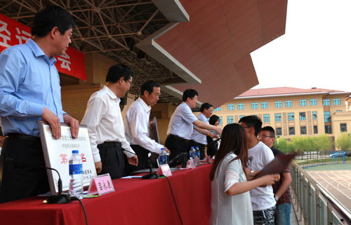 我校举办2015年田径运动会