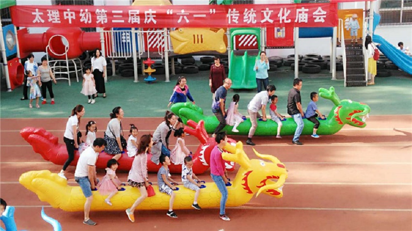 迎“六一”校工会慰问幼儿园