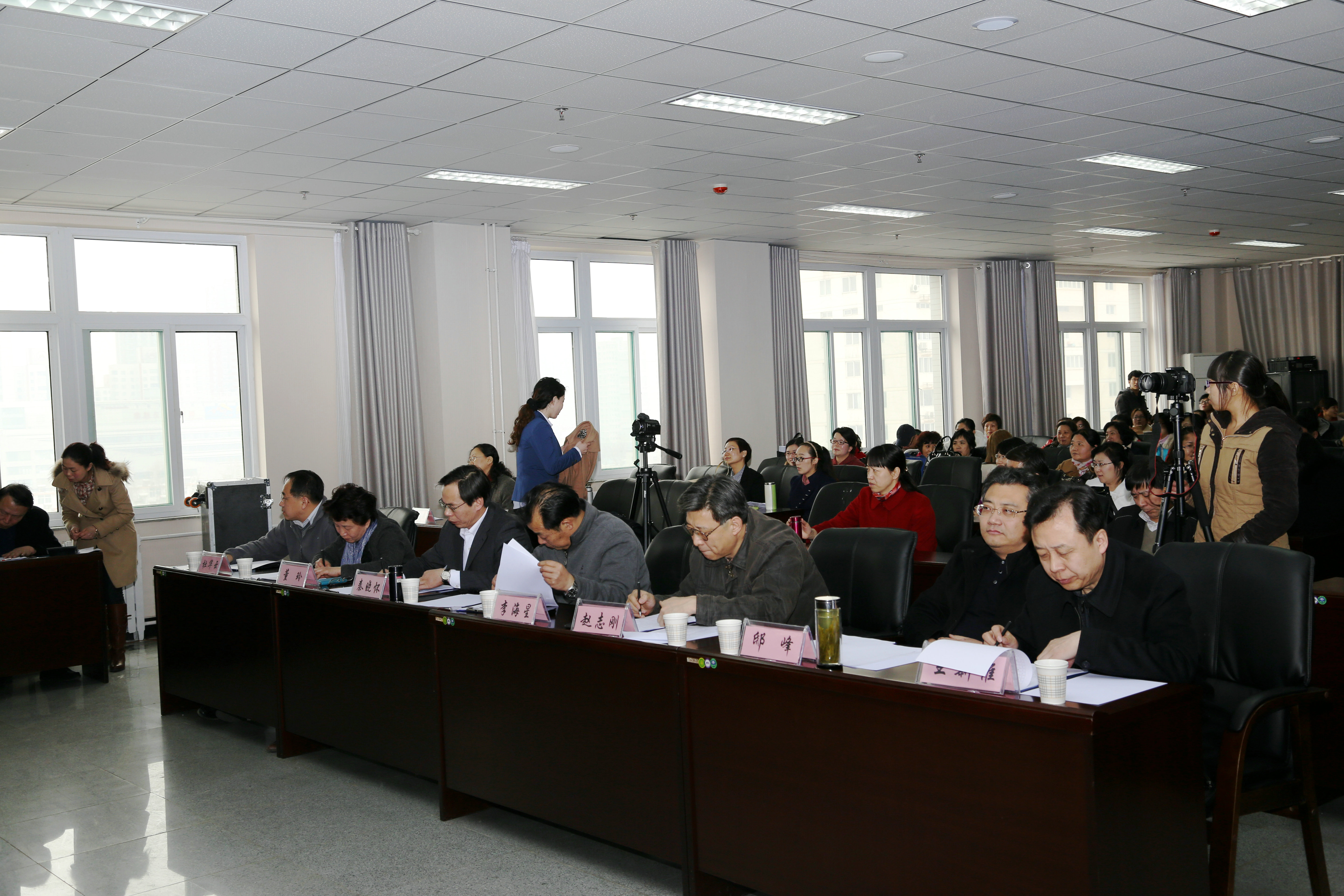 我校举行庆祝“三.八”国际劳动妇女节暨　　　　“巾帼建新功.共筑理工梦”主题演讲比赛