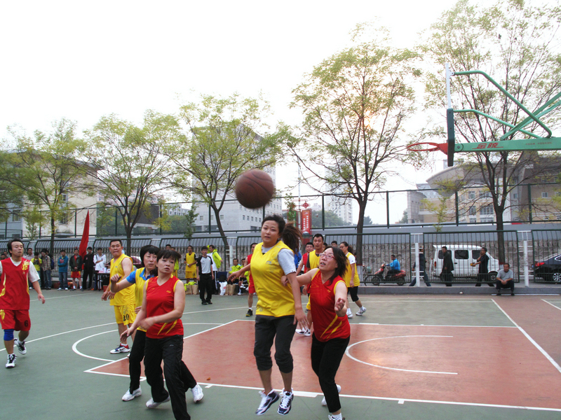 我校2012年教职工篮球比赛开赛