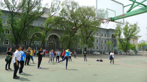 继续教育学院举行第三届趣味运动会 继续教育学院举行第三届趣味运动会