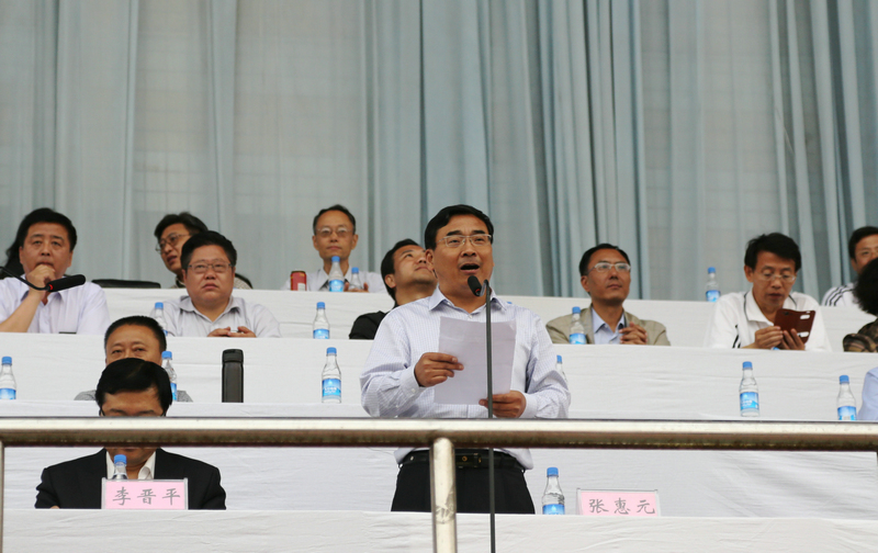 我校2014年田径运动会顺利举行 我校2014年田径运动会顺利举行