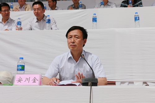 我校隆重举行2013年田径运动会 我校隆重举行2013年田径运动会