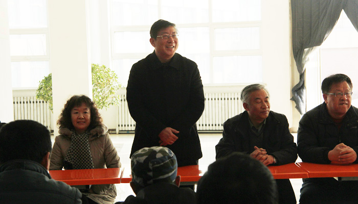 现代科技学院领导赴孝义校区慰问春节期间坚守岗位的教职工 现代科技学院领导赴孝义校区慰问春节期间坚守岗位的教职工