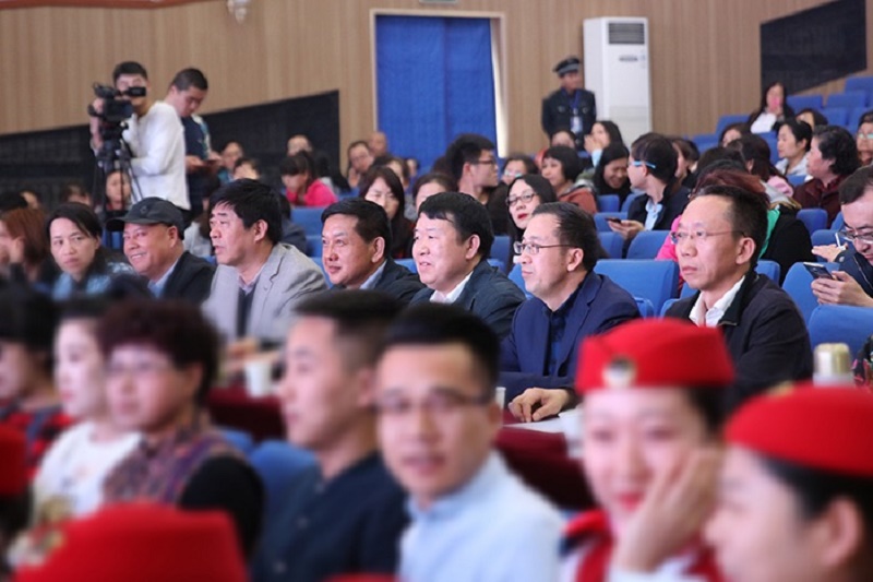 我校举办迎校庆首届教职工歌手大赛 我校举办迎校庆首届教职工歌手大赛