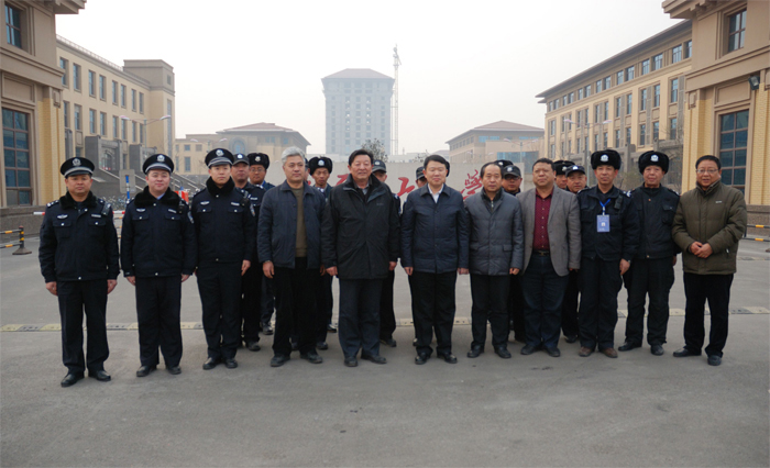 校领导春节前慰问老党员、老干部、杰出人才代表和一线教职员工