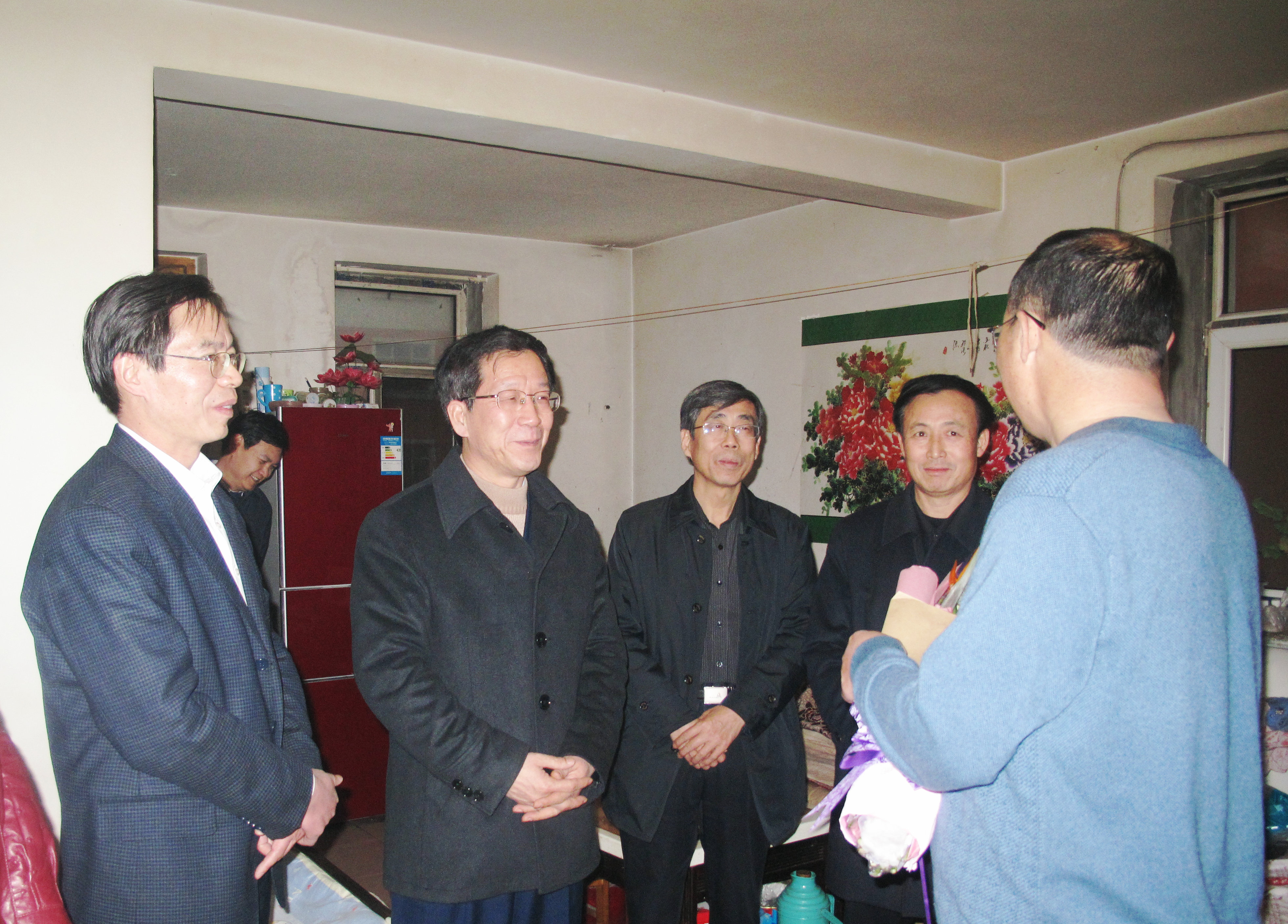 省总领导来我校检查省五星级工会创建工作并慰问困难教职工 省总领导来我校检查省五星级工会创建工作并慰问困难教职工
