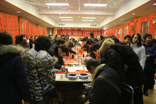 校工会“书法名家进校园”活动暖人心 校工会“书法名家进校园”活动暖人心