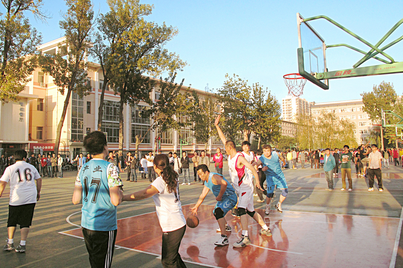 我校2012年教职工篮球赛圆满落幕