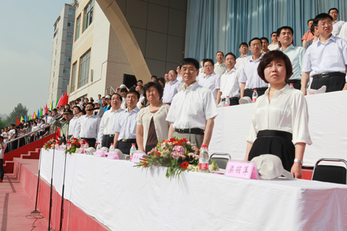 我校召开2012年田径运动会 我校召开2012年田径运动会