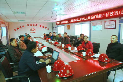 校工会组织教代会代表巡视在建教职工住宅