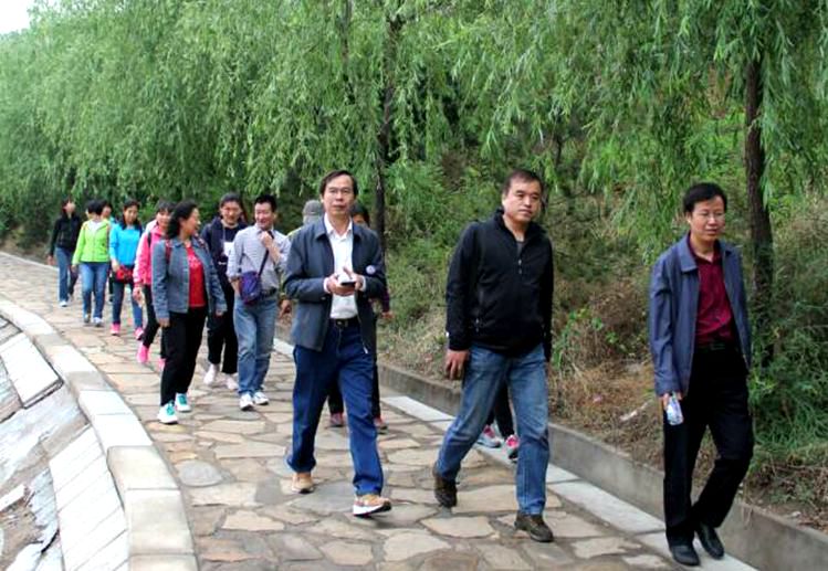 图书信息工会组织赴太谷凤凰山春游 图书信息工会组织赴太谷凤凰山春游