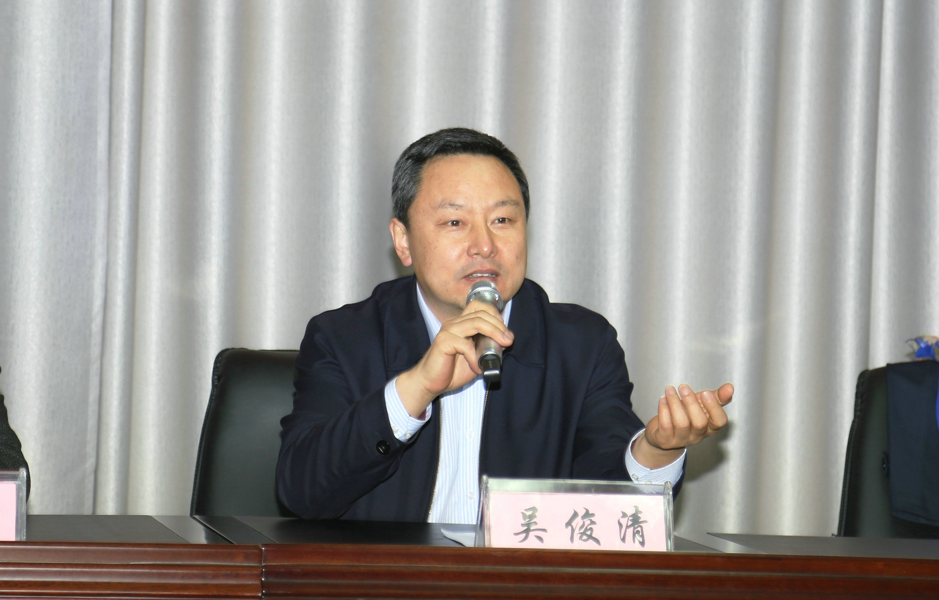 我校举行庆祝“三.八”国际劳动妇女节暨　　　　“巾帼建新功.共筑理工梦”主题演讲比赛