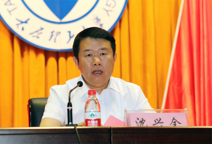 我校第三届教职工代表大会第六次会议暨工会会员代表大会第五次会议胜利召开