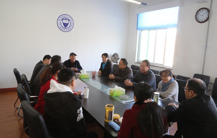 校工会传达落实学校工作会议精神