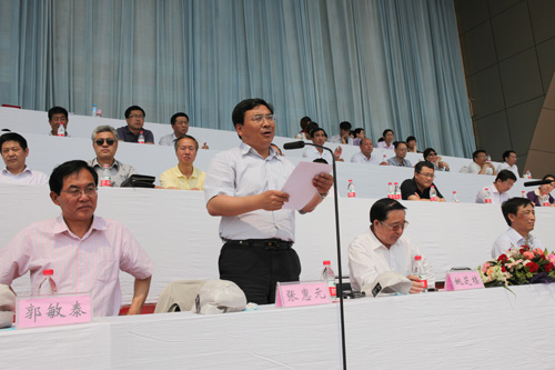 我校召开2012年田径运动会 我校召开2012年田径运动会
