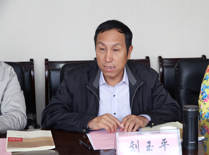 中国教科文卫体工会主席万明东一行来我校调研